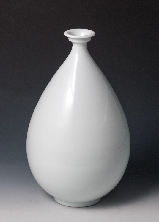 邢窑是中国白瓷的发祥地.中国古代最早的官窑之一.