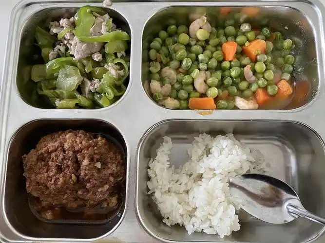 我们学校的教师工作餐