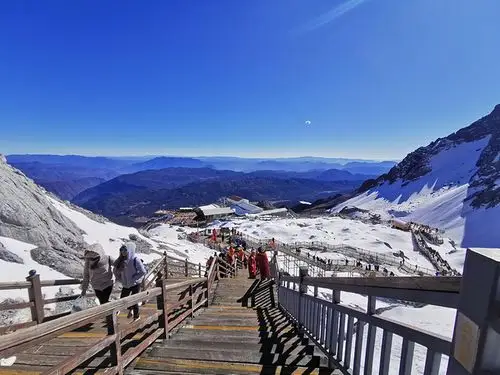 玉龙雪山景区冰川公园大索道不能提前订票当天早上8点准时线上抢票