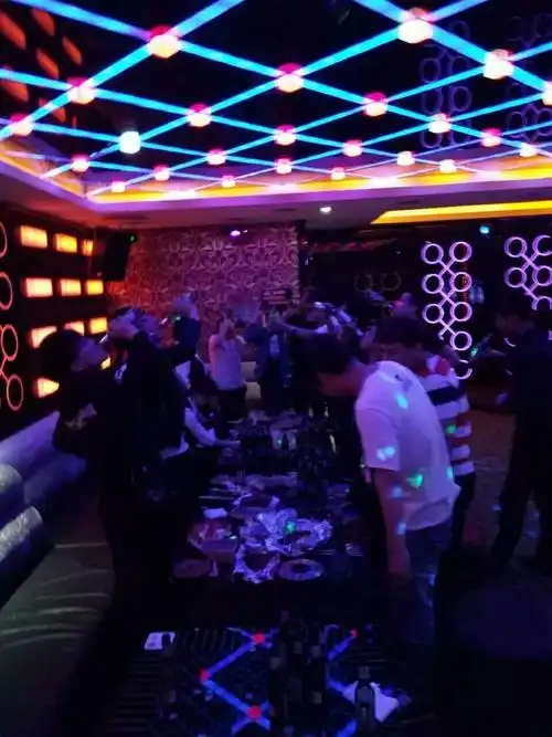 缤纷年华员工聚会!