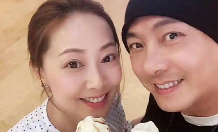 原创张卫健留港陪母和老婆分居一年昔送3亿房产宠妻