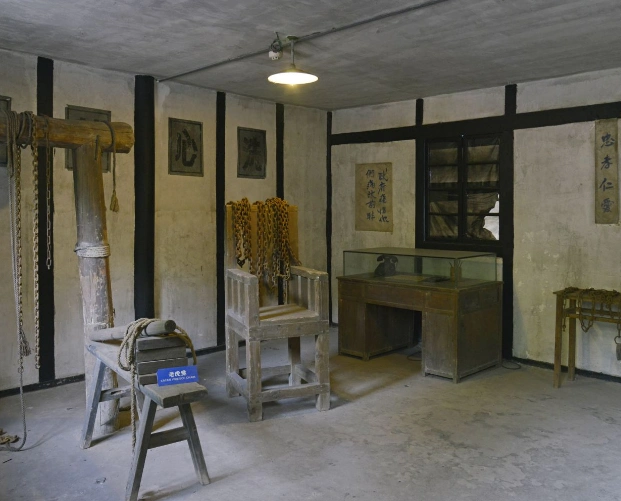 煤矿之后便是噩梦般的监狱,渣滓洞!