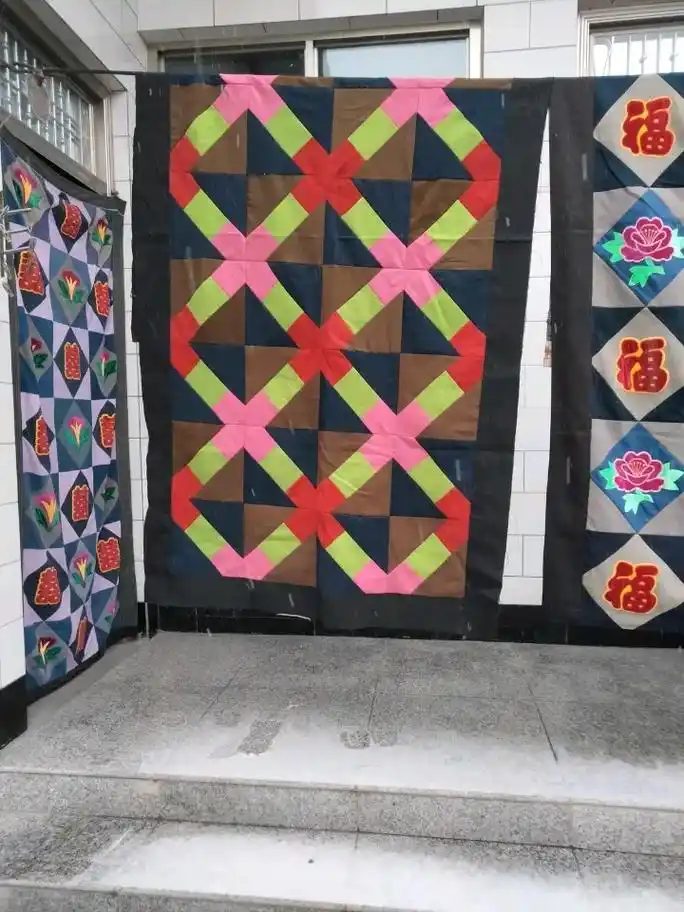 手工布艺 拆几件旧衣服,做的门帘好看又保暖,废物利用