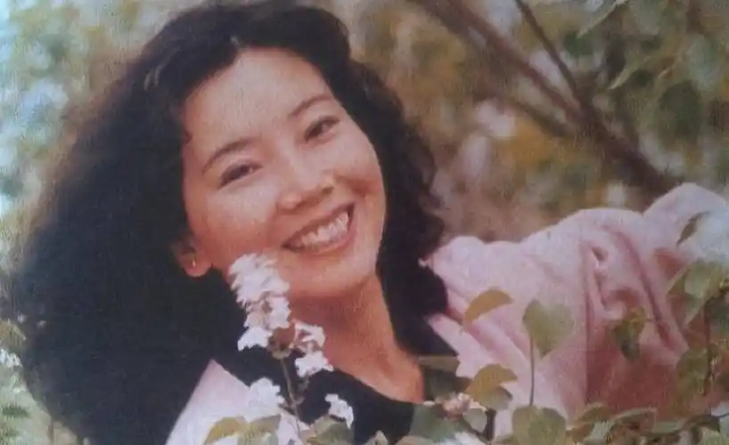 演员陈宝国:娶同学赵奎娥,结婚40年宠妻如宝,成年儿子让他犯愁_爱情