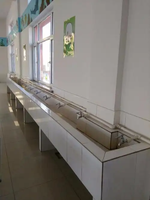 构建和谐教育,展育新风采!——记发展中的育新学校