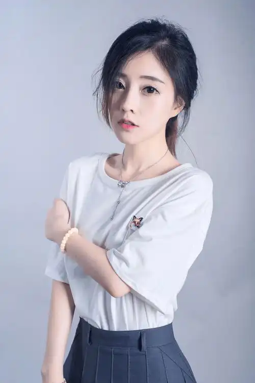 b站当红人气女主播冯提莫生活写真系列照片