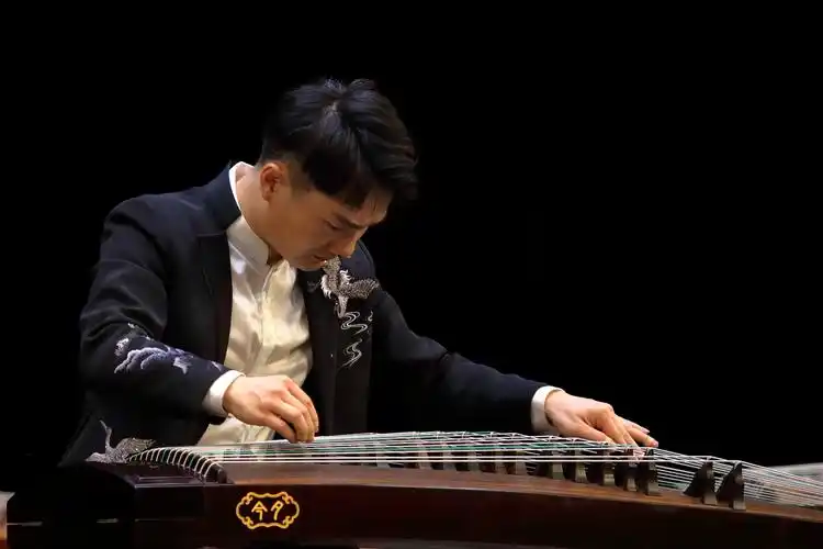 乐响丝路"刘乐古筝艺术专场音乐会在河西讲堂成功举办