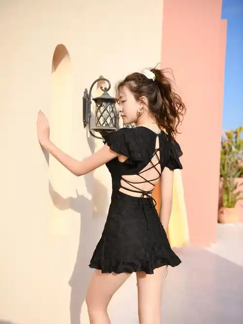 泳乐依2021年新款泳衣上市