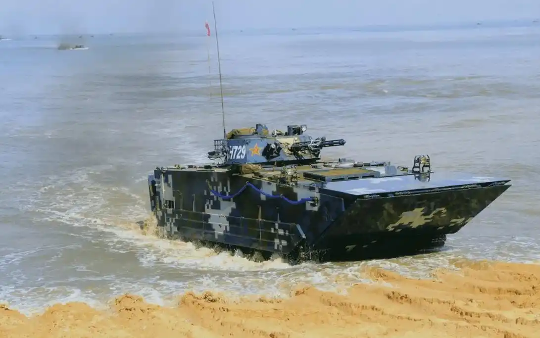 原创我军升级两栖战车,采用全新系统装置,整体作战性能高超!