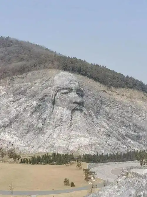 中国最大的山体头像襄阳伏羲摩崖石雕