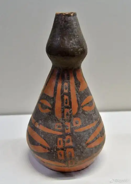 变形人面纹葫芦形彩陶瓶仰韶文化庙底沟类. 来自kps001 - 微博