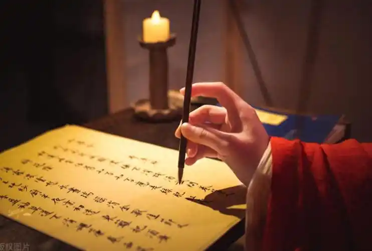 古人以左为尊,写字却是竖着从右往左写,是怕袖子被墨迹染黑吗?