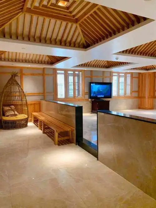 何日君温泉水疗-"享受过昆明最舒服的温泉,环境也好,没有之.