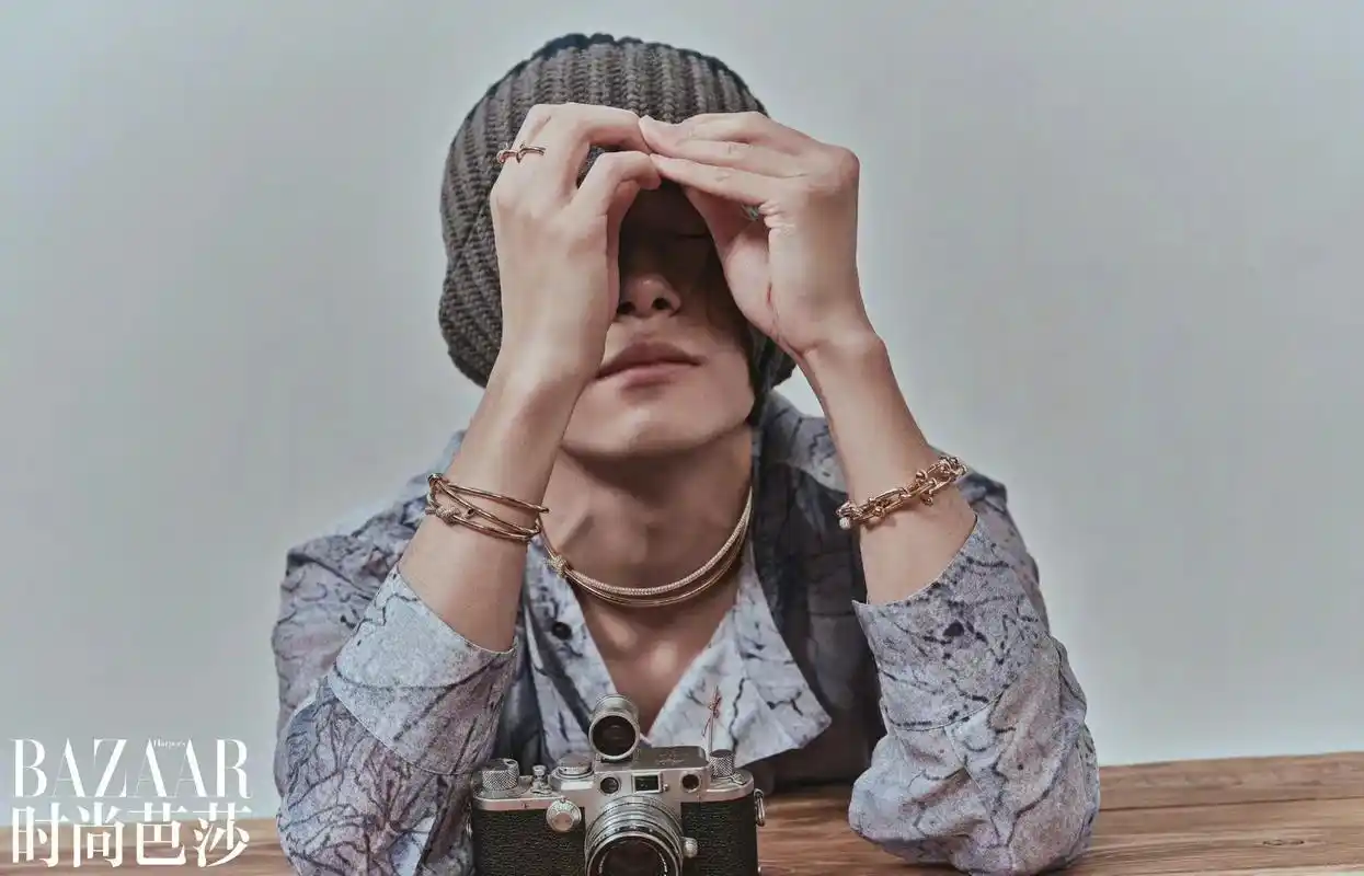 杂志封面 #易烊千玺 情人节快乐! - 抖音