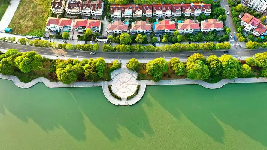 航拍:无为县城护城河