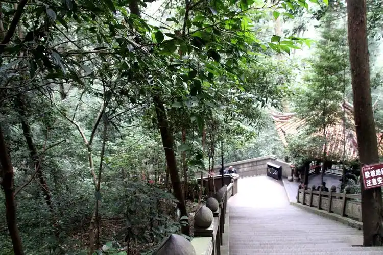 成都——青城外山普照寺