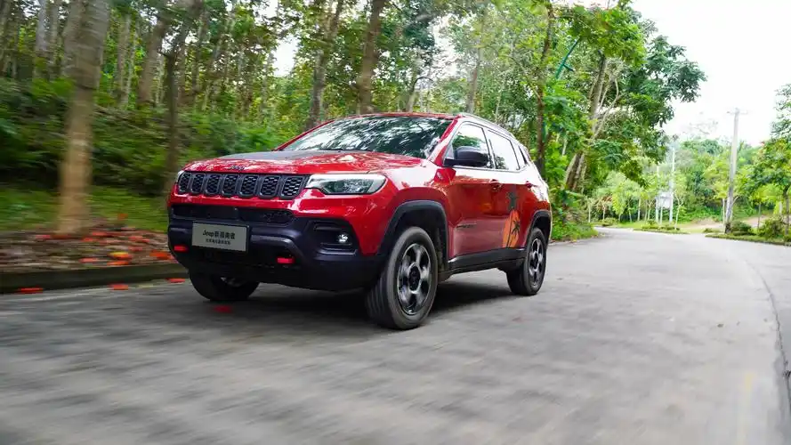 这车不买四驱不如推下海试驾2021款jeep指南者