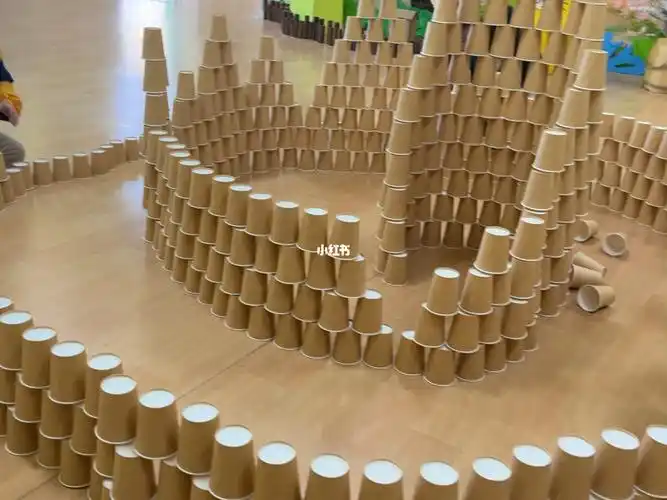 幼儿园区域区域建构区小纸杯大用途