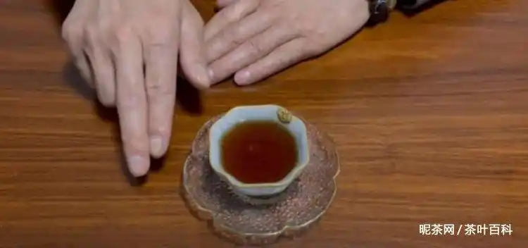 详细内容用茶壶倒茶礼仪手势图片2021-09-19详细内容中国被称作&ldquo