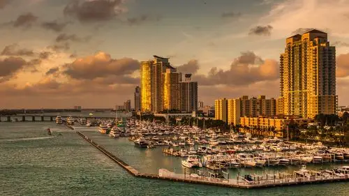 夕阳下的迈阿密港,把我迷住了