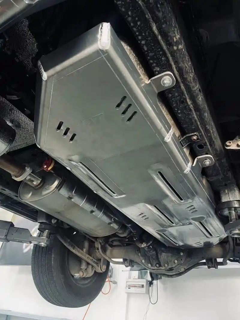 at品牌 坦克400 底盘护板 油箱护板 at品牌 67坦克400底盘护板,油箱