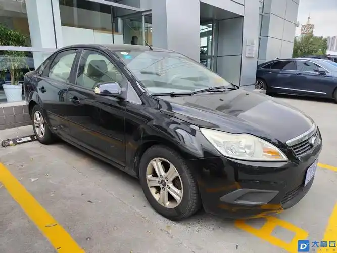 出售私家车一台 09年的福克斯 自己开的因换