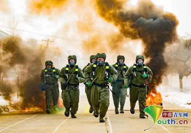 新年开训直击武警防化兵演练现场