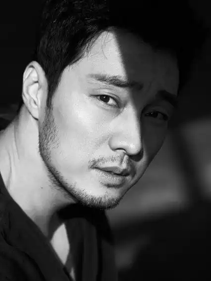 韩国影星图集韩国最具有价值和崇高荣誉的男明星苏志燮