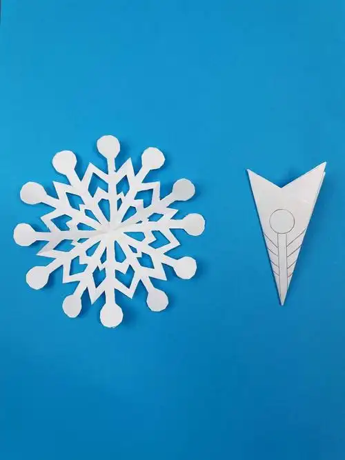 冬天快到了,简单几步就能剪出美丽的雪花哦! - 抖音