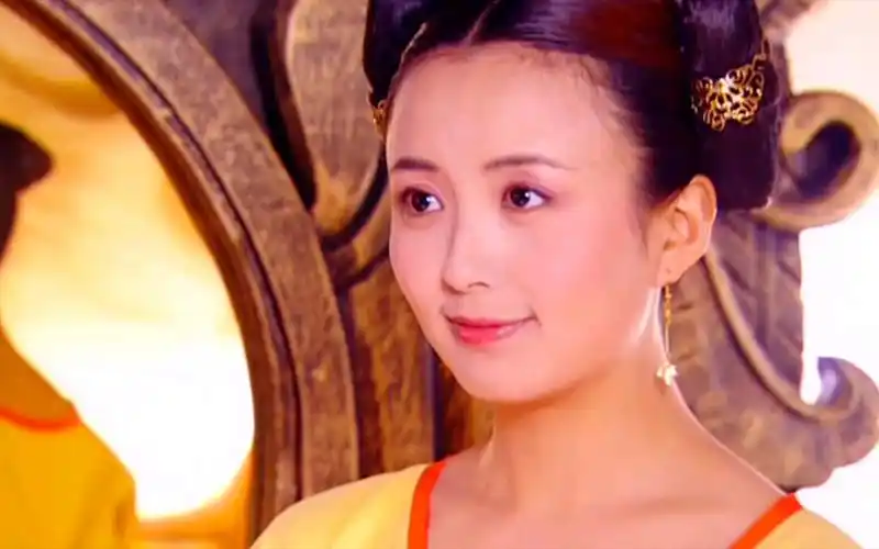 【徐盈盈|至尊红颜】比江玉燕还童年阴影,未黑化前也是楚楚可怜的小