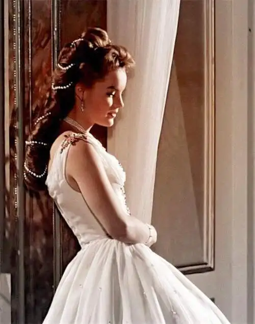 茜茜公主扮演者罗密施奈德留给世人永恒高贵的公主形象