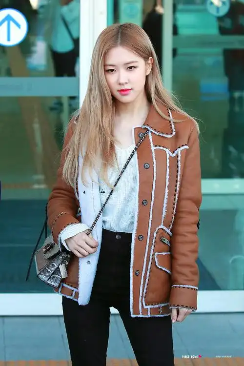 ros07#【那年今日的朴彩英】181208@roses_are_rosie仁川机场出境