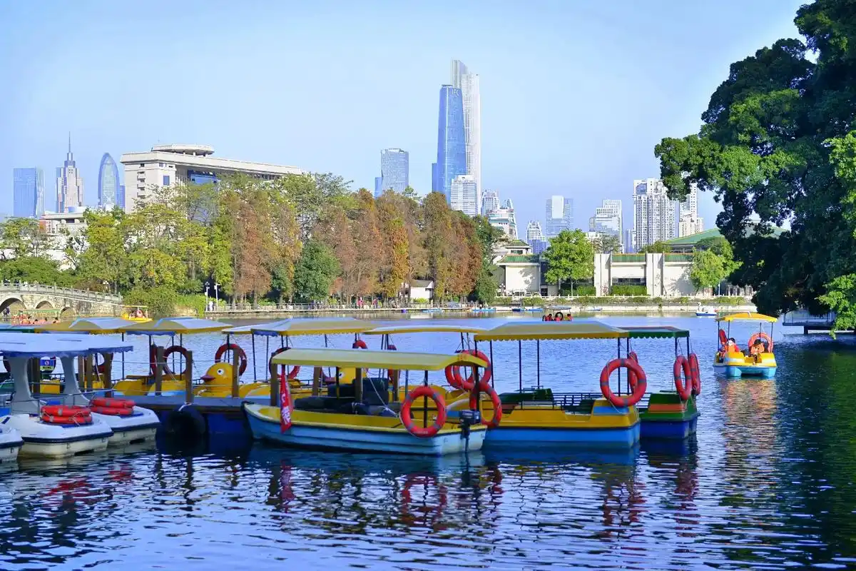 广州东山湖公园溯榭映美术馆