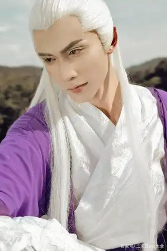 《三生三世枕上书》东华cos,眉眼如画,清贵高华这个颜我太可了