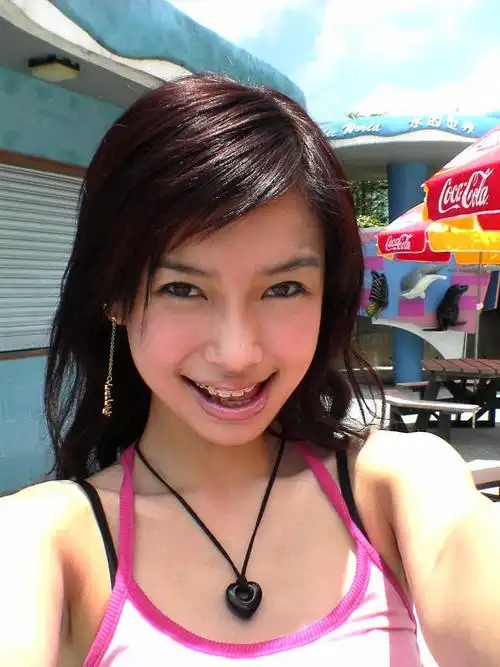 安吉拉贝比是不是真的整过容啊