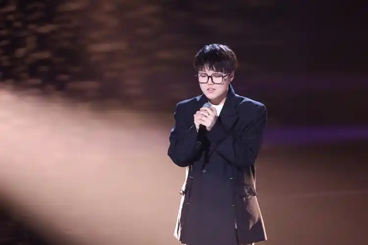 中国好声音导师对战王靖雯原创下一个炸翻全场获李荣浩加