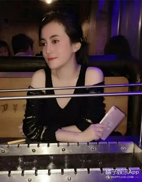 还记得《少年王卫斯理》里的小乔吗,她现在长这样