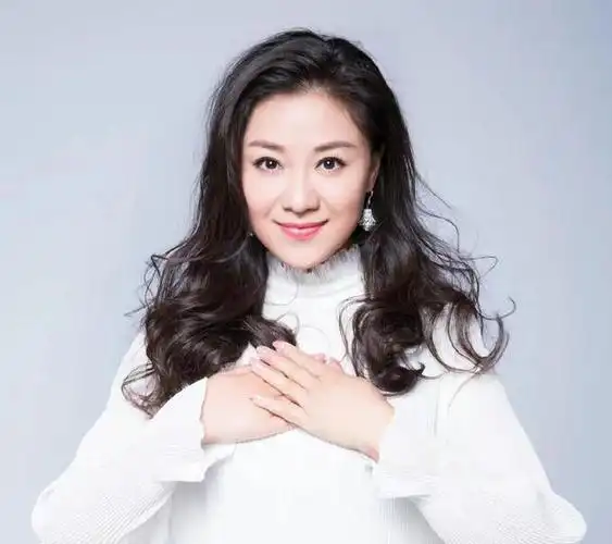 歌唱家王丽达:嫁给妈妈相中的女婿,婚后生一子,现在她还好吗?