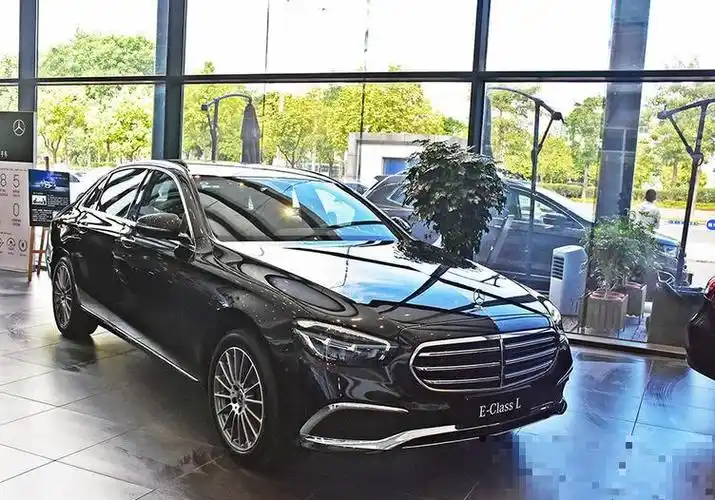 5万起,奔驰e级是时候入手了,时尚造型更吸睛_易车