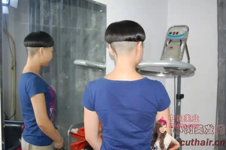 美女剃前空锅盖头