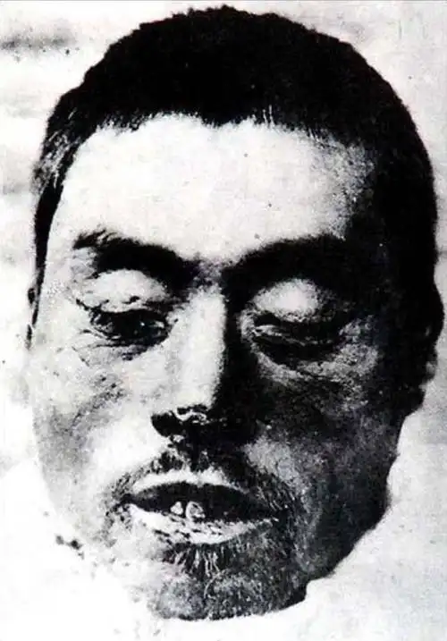 被日军割下的杨靖宇的头颅后来,日本投降,日本人管不着杨靖宇的脑袋了