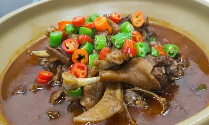 啤九鸭火锅图片