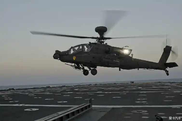 > 坦克开罐器:阿帕奇直升机m230机炮