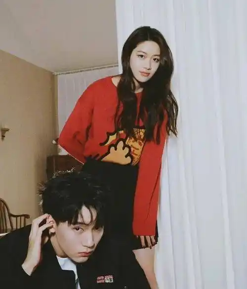 小八卦,周冬雨王一博,皓衣行,张子枫,张艺兴,周翊然向涵之_宣传_本子