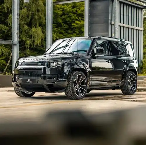 路虎新卫士newdefender肌肉男