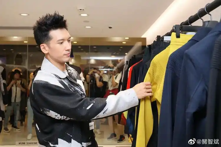 天呐我一直把关智斌的脸记成刘芮麟的