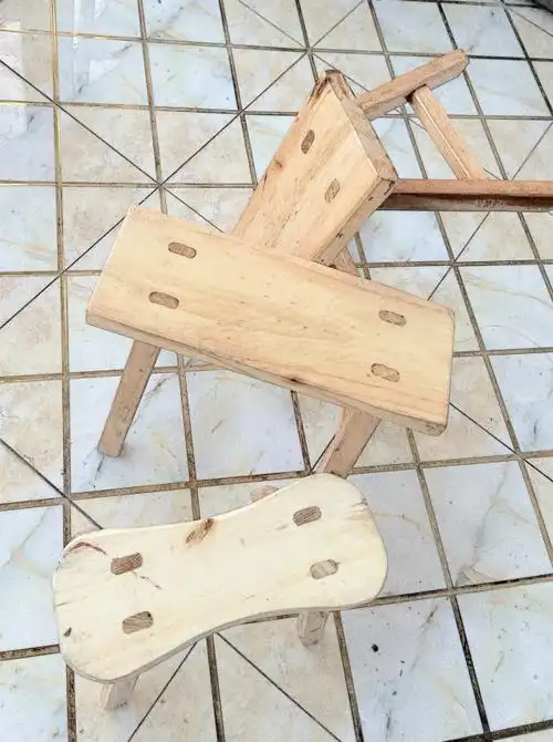 纯手工老木匠制作"四腿八叉"袖珍小板凳.可收藏,可使用!