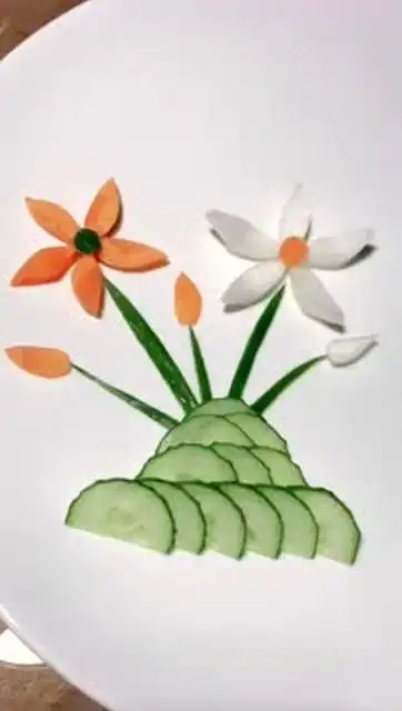 家庭式蔬菜黄瓜,胡萝卜,白菜作画,简单易学!