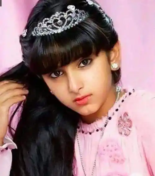 这个女孩是迪拜王室的六公主萨拉玛,是王储同父同母的妹妹,如今也已经