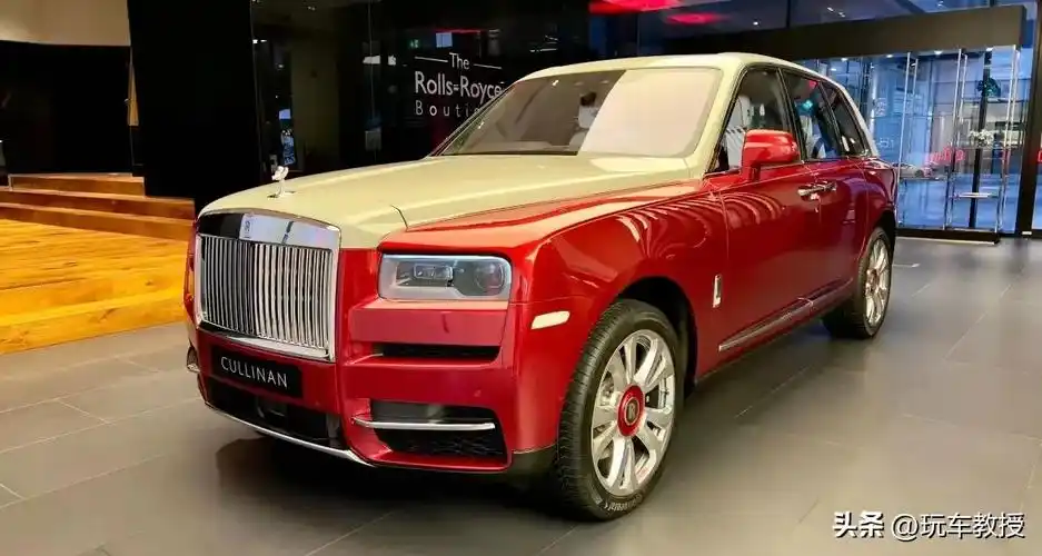劳斯莱斯逢龙年都会出纪念版,但是看这个红色的龙年纪念版库里南